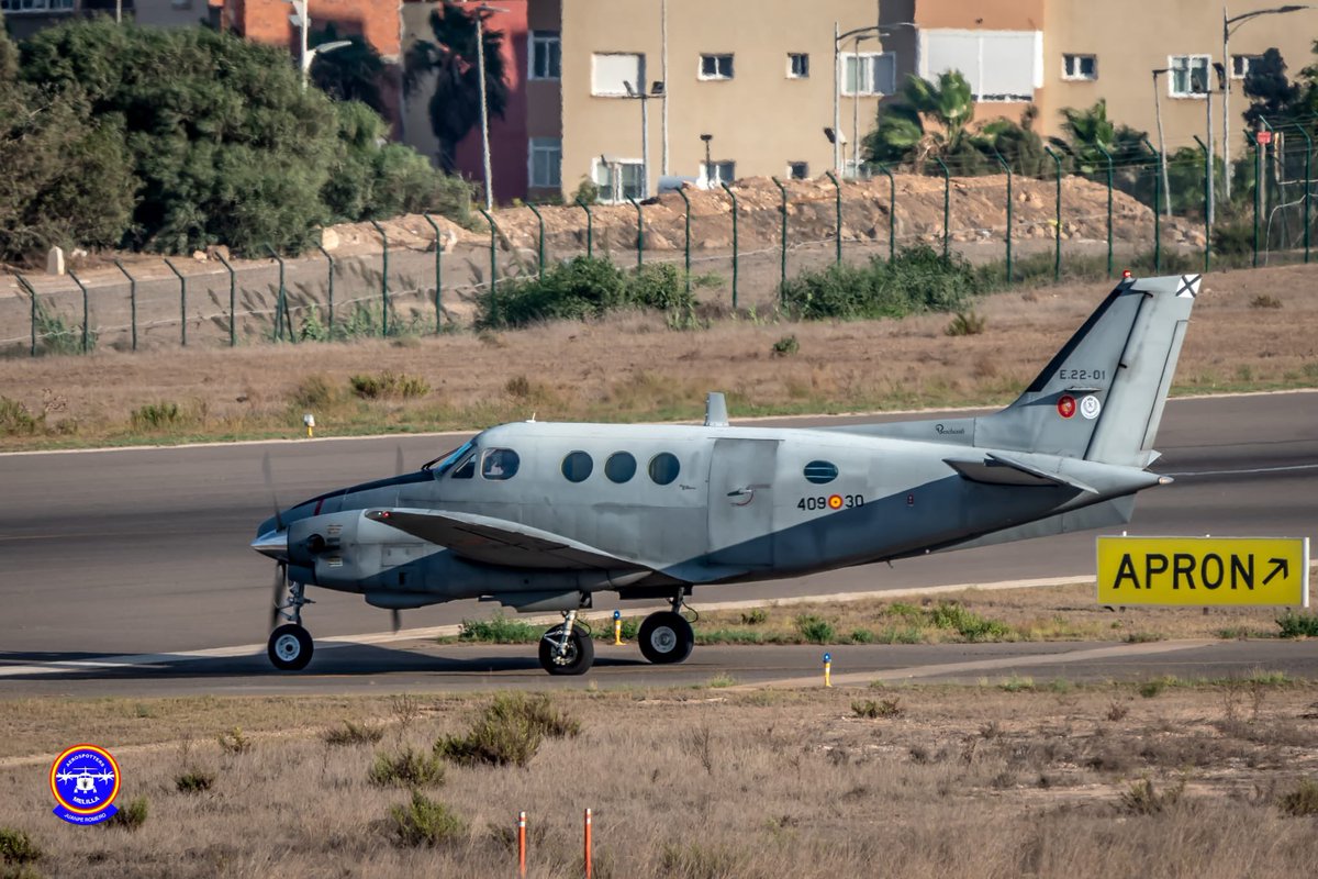 SpottersMelilla's tweet photo. Ayer tuvimos la visita en #MelillaMLN de esta C90 King Air perteneciente al 409 escuadrón del CECAF de @EjercitoAire
Aquí vemos al #PANDA11 despegando por la #rwy33. Porta el logo conmemorativo del X Aniversario de la Proclamación de S.M. Felipe VI.
.
.
Fotos📸: Juanpe Romero https://t.co/b4i3DTkrUx