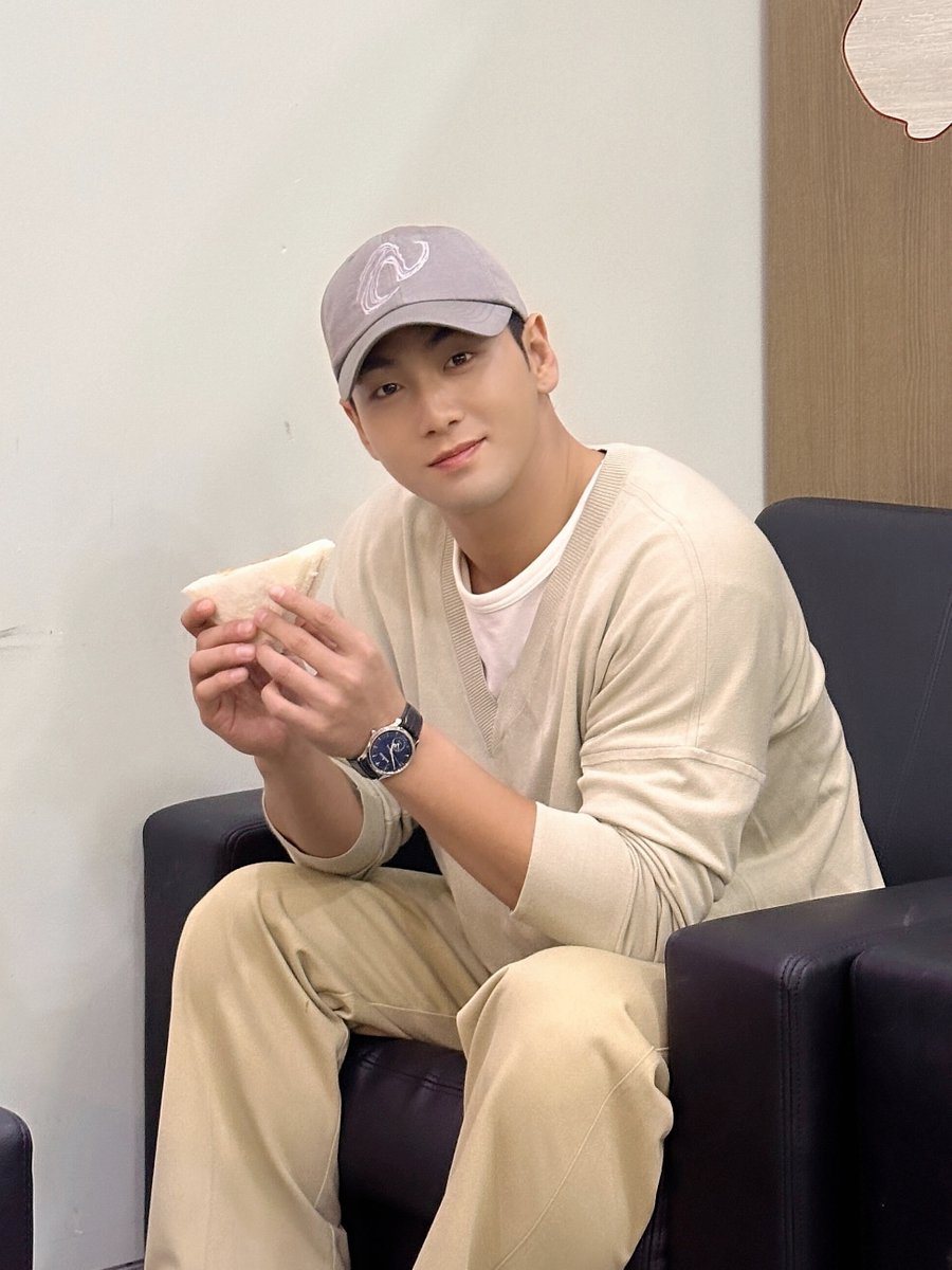 this_is_baekho_'s tweet image. [#B_hind]
2024.10.03
#이은지의가요광장
 
#백호 #강동호 #BAEKHO #KANGDONGHO