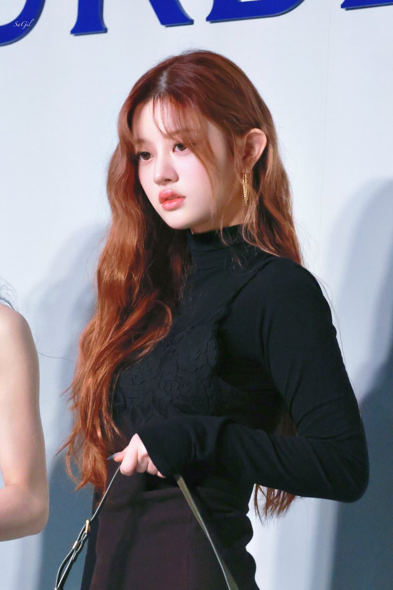 SaGil_0511's tweet photo. 241002 Burberry

#민주 #MINJU #아일릿 #ILLIT https://t.co/QQC0QW2ehQ