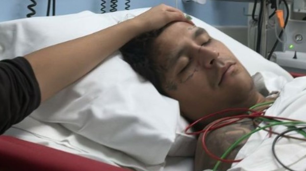 alternoticias1's tweet photo. 🅴🆂🅿🅴🅲🆃🅰🅲🆄🅻🅾🆂
Christian Nodal CON problemas de salud
https://t.co/CegcC9rG9n
#ALTERNATIVASINALOA
#Espectaculos
#ENTRETENIMIENTO
#farandula
#MUNDOARTISTICO
#ALMOMENTO
#ALINSTANTE
#ULTIMASNOTICIAS
#SINALOA
#CULIACAN
#NOTICIASHOY
#OPINION https://t.co/x5uSFakJHm