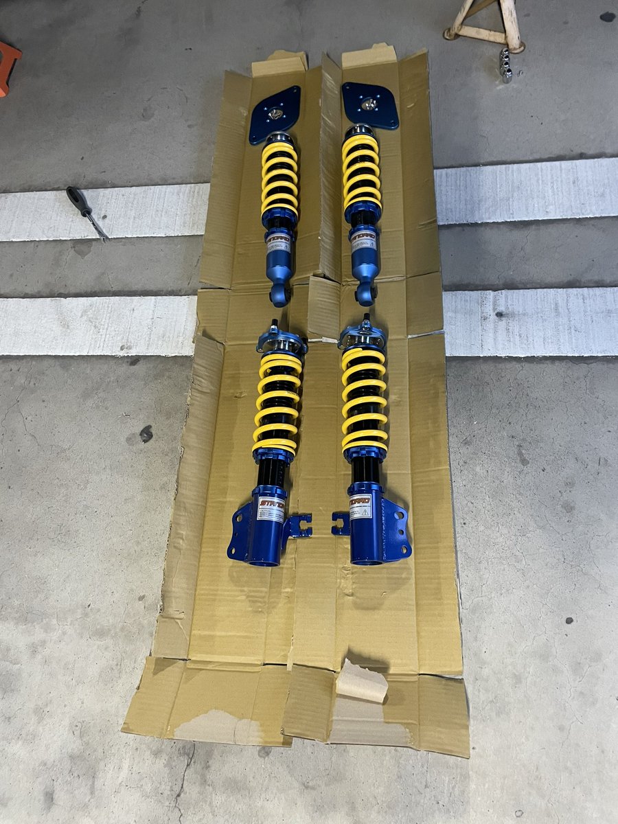 hemmi0617's tweet photo. 新品の専用車高調買ったのにつかなくてムカついてサス全部とっぱらったサニーがこちら👇
くっそ、早くメーカーさん対応してちょーだい18万初手から自分で加工は俺のメンタルが持たない
#FB15 #SUNNY https://t.co/RYTZQoCcGt