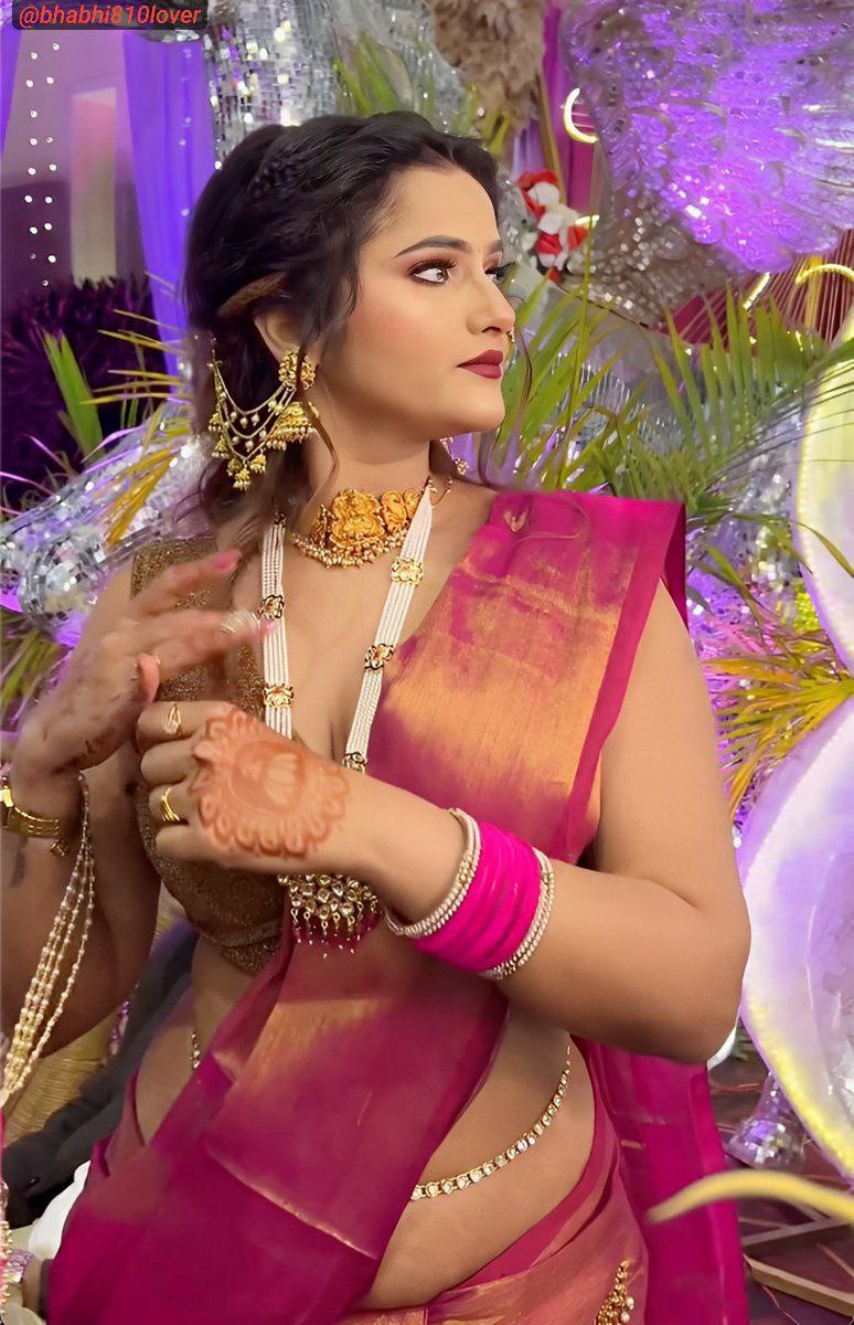 जब से देखा है तुम्हें, दिल को सुकून मिली,
हर लम्हा तेरी यादों में खोयी रहता है।🥰

#Navratri2024 #Day1Navratri 
#Brahmani