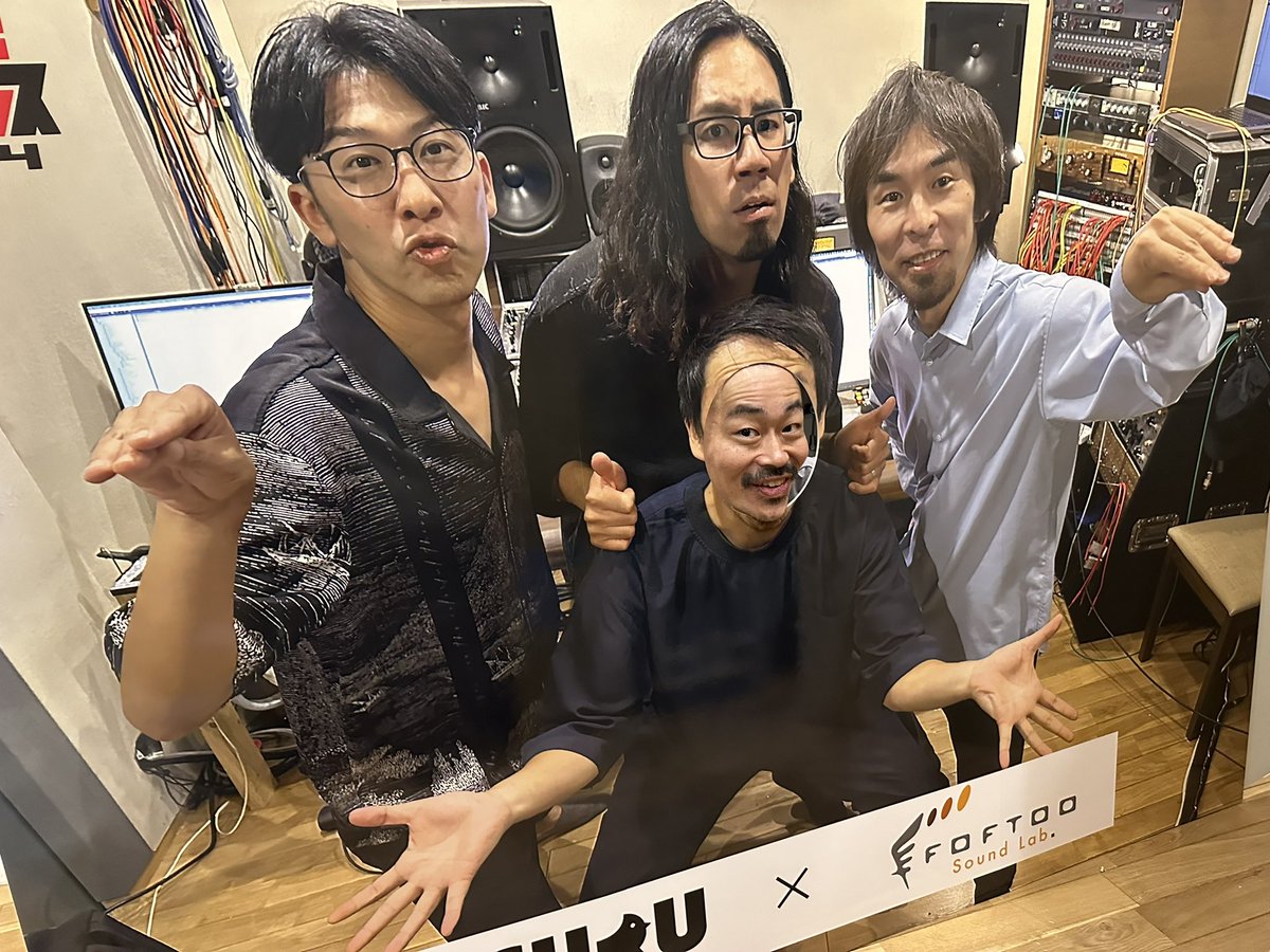 furushun's tweet photo. 今回も顔ハメパネルを作った!
2種類!
そう全てはあなたの笑顔のために!
鶴に囲まれてみるのもよし!!4人グループでハメてもよし!!もちろん顔のパーツもあるから何人からでも大丈夫!!
メンバーの顔を入れ替えてみても面白い!!
多分FOFTOOブースの近くにあるからハメてって!!
#鶴フェス https://t.co/nhlhBht1Bn