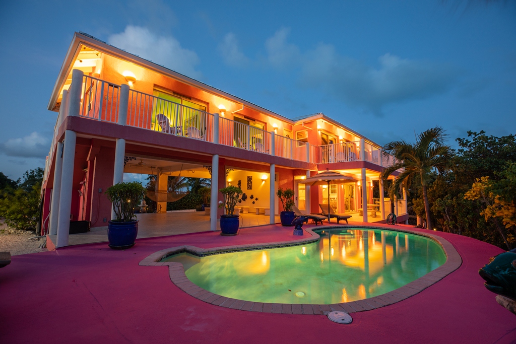 TropideroVilla's tweet photo. Escape to paradise at #VillaTropidero! Beachfront, #LuxuryAmenities, &amp; stunning #OceanViews await. #BookNow #DreamVacation at https://t.co/EyVNivlKat
#BeachfrontParadise #LuxuryVacation #TropicalEscape #OceanfrontRetreat #VillaRental #VacationInStyle #CaribbeanGetaway https://t.co/wJFJPNsdLC