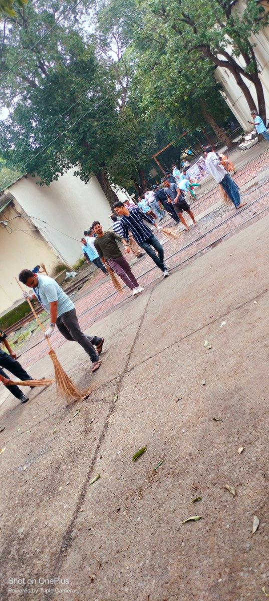 "Swachhata Hi Seva Hai" Target of road cleaning in FCI Borivali warehouse