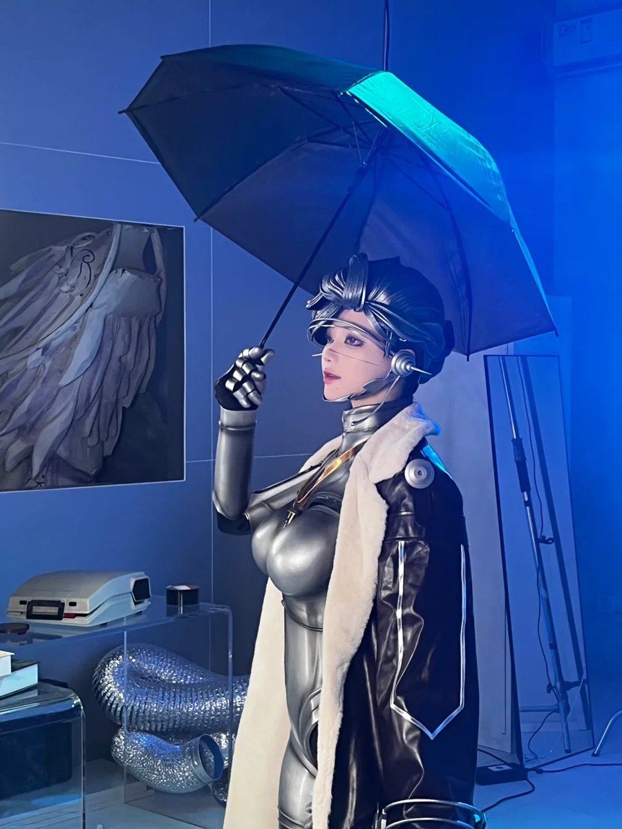 IngotBerl's tweet photo. Reverse 1999 game, Lucy Cosplay https://t.co/p9GkUWki1e