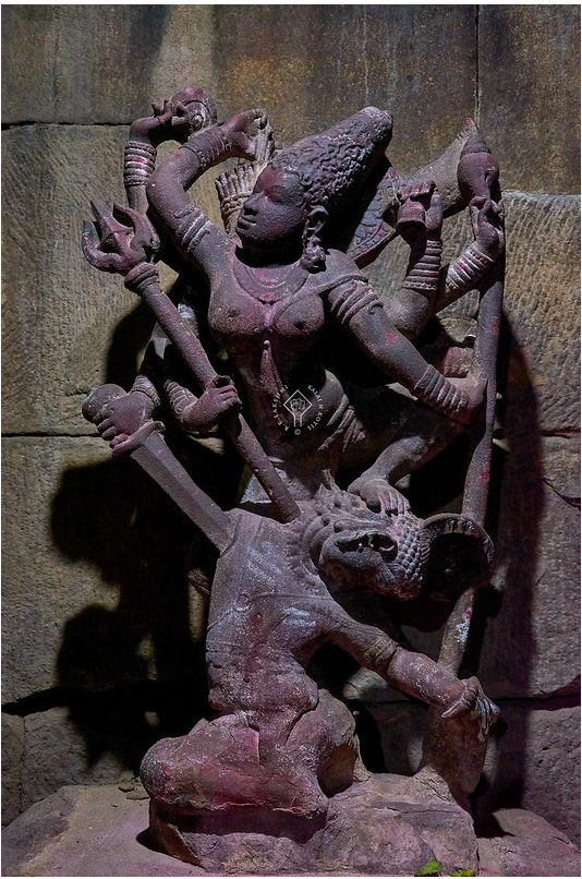 या देवी सर्वभूतेषु शक्ति रूपेण संस्थिता 🙏
देवी दुर्गा महिषासुरमर्दिनी Devi Durga Mahishasurmardini 
Virupaksha Temple, Pattadakallu-Bagalkote,  Karnataka
referred as "Shri Lokeshvara Mahasila Prasada", as sponsored by Queen Lokmahadevi, 740 CE
Rock Cut Sculpture, Chalukya Era