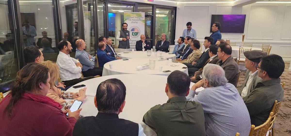 pakuspress's tweet photo. Pakistan American Press Association (PAPA) hosted round table gathering in Washington, D.C. to welcome visiting Pakistani journalists Ali Furqan, Anwar Raza, Ibrahim Raja, and Ghulam Murtaza. 
#UNGA2024 #iranisraelconflict #PAPA2024 https://t.co/G6gPQVTvnS