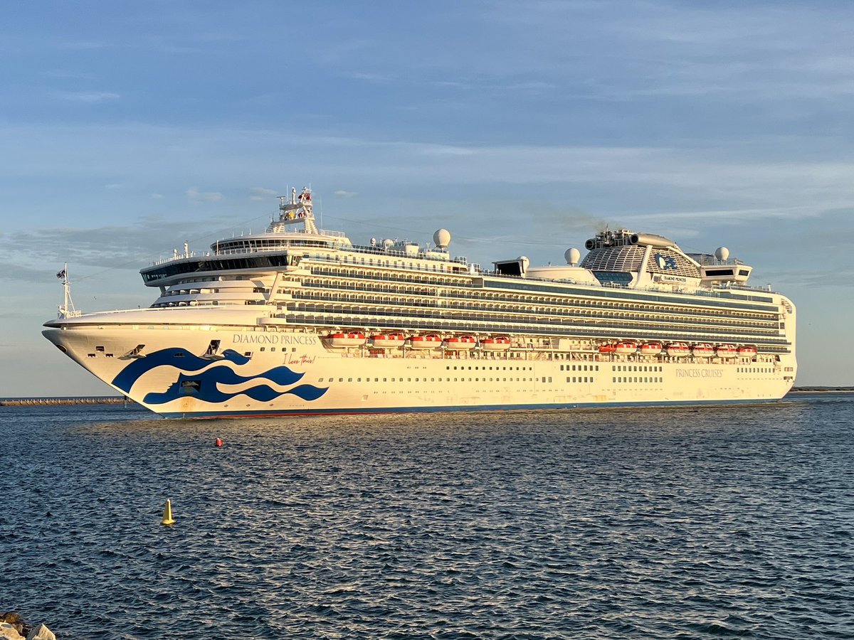 cjsheldon2012's tweet photo. @PrincessCruises Diamond Princess arrives in #Adelaide this morning to kick off the 2024/25 cruise season! @southaustralia @tourismsa @CarnivalAusNews #PrincessCruises #DiamondPrincess https://t.co/aVuqk68Zf6