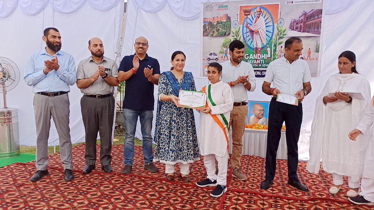Redcrossjammu's tweet photo. @jmcjammu celebrated Gandhi Jayanti at Muskan Home in which @Divcomjammu, Executive Secy Distt Red Cross @AnsuyaJamwal attended, felicitating talented kids. Skits, sapling plantation &amp; cultural performances marked the occasion. https://t.co/wc2ptq9Me5