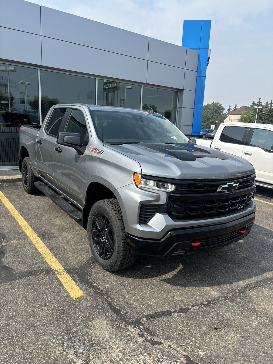 Now just for the rims , 5.3 this time unlike my  6.2 on my other Silverado , who wants to come for a rip , holla baby !