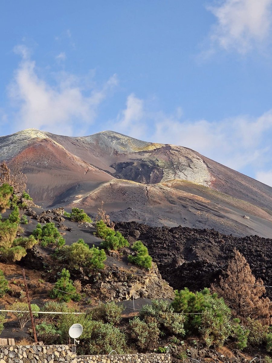 IGeociencias's tweet photo. Volcán Tajogaite, La Palma.

#GeodiversityDay
Conservando el pasado para asegurar el futuro @GeocienciasCSIC https://t.co/D62vHR0eGJ