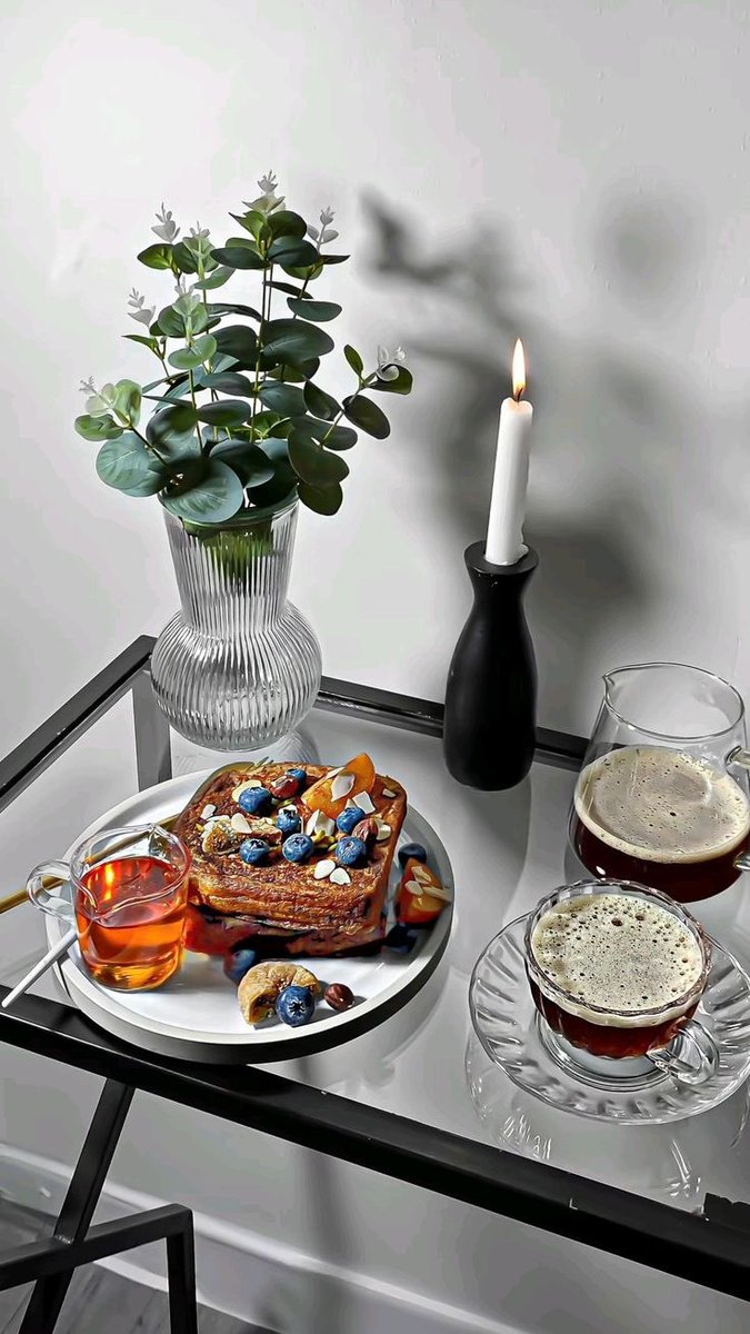 اللهم إنّا نسألك جبراً للقلوب وتيسيرا للأمور وبعداً
عن كل خذلان وحماية من كل أذى وتدبيراً منك لكل أمورنا.💕🌸