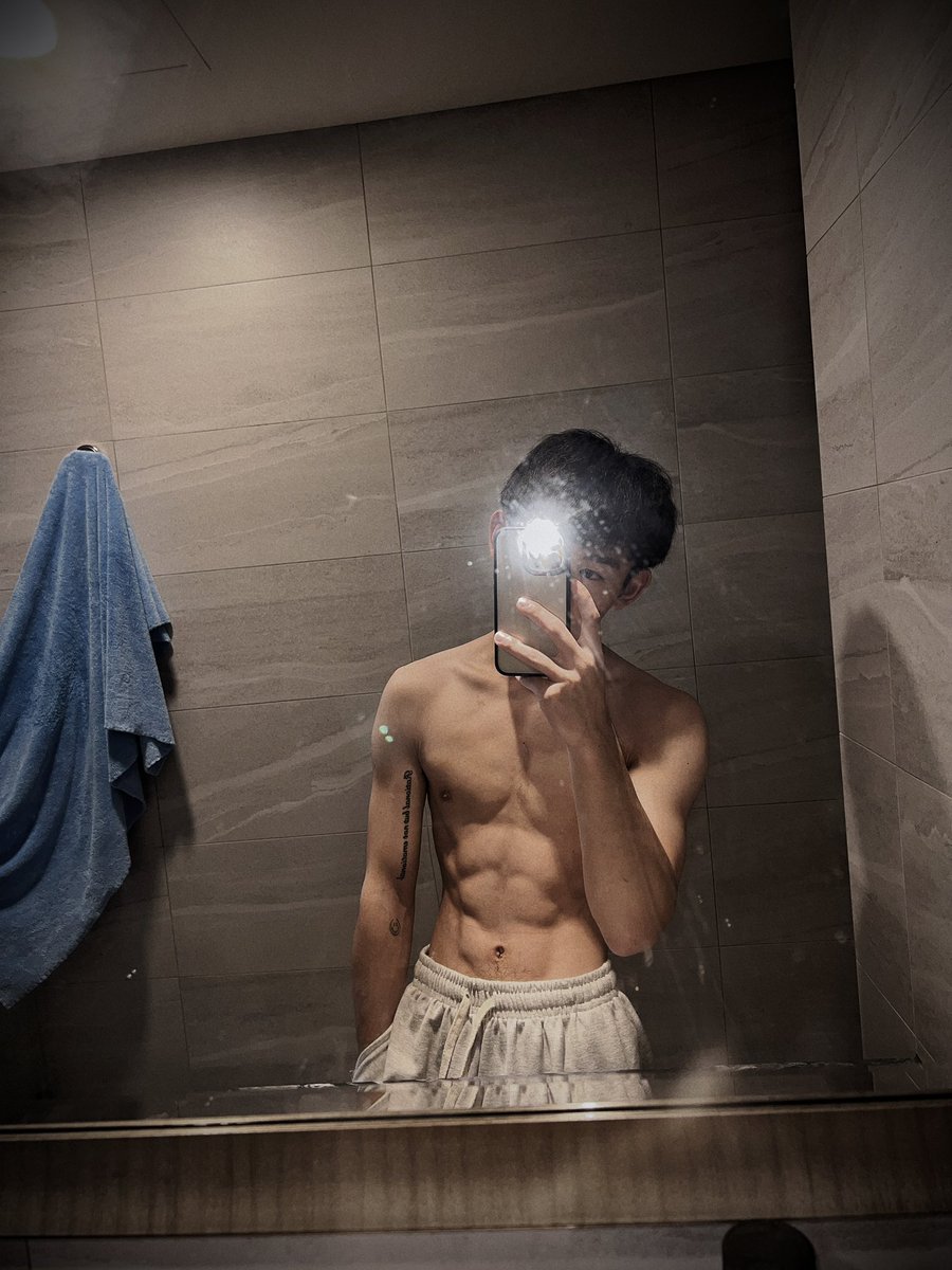 颱風天在家奪無聊
來找我愛愛不好嗎
#台中 #大學生 #體育