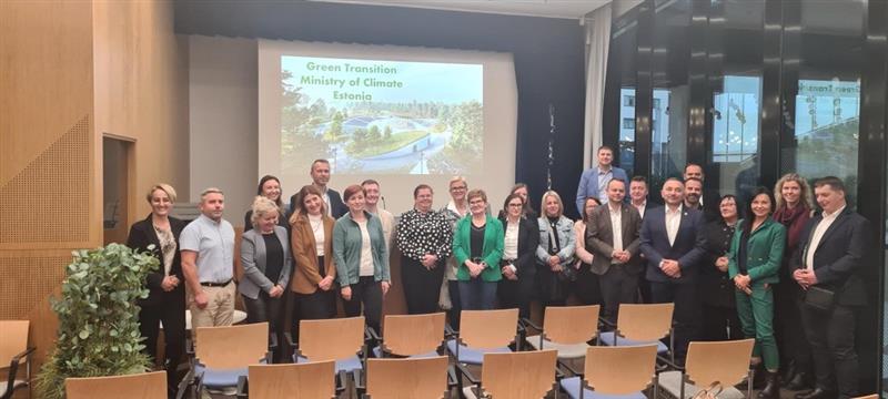 🌍 Polish 🇵🇱 local government reps visited Estonia's Ministry of Climate. Key focus areas: ♻️Renewable energy transition , 📊Climate &amp; energy plans,🔄Circular economy &amp; waste reform,  Sustainable public procurement.  💚 #GreenReform #Sustainability #ClimateActionNow