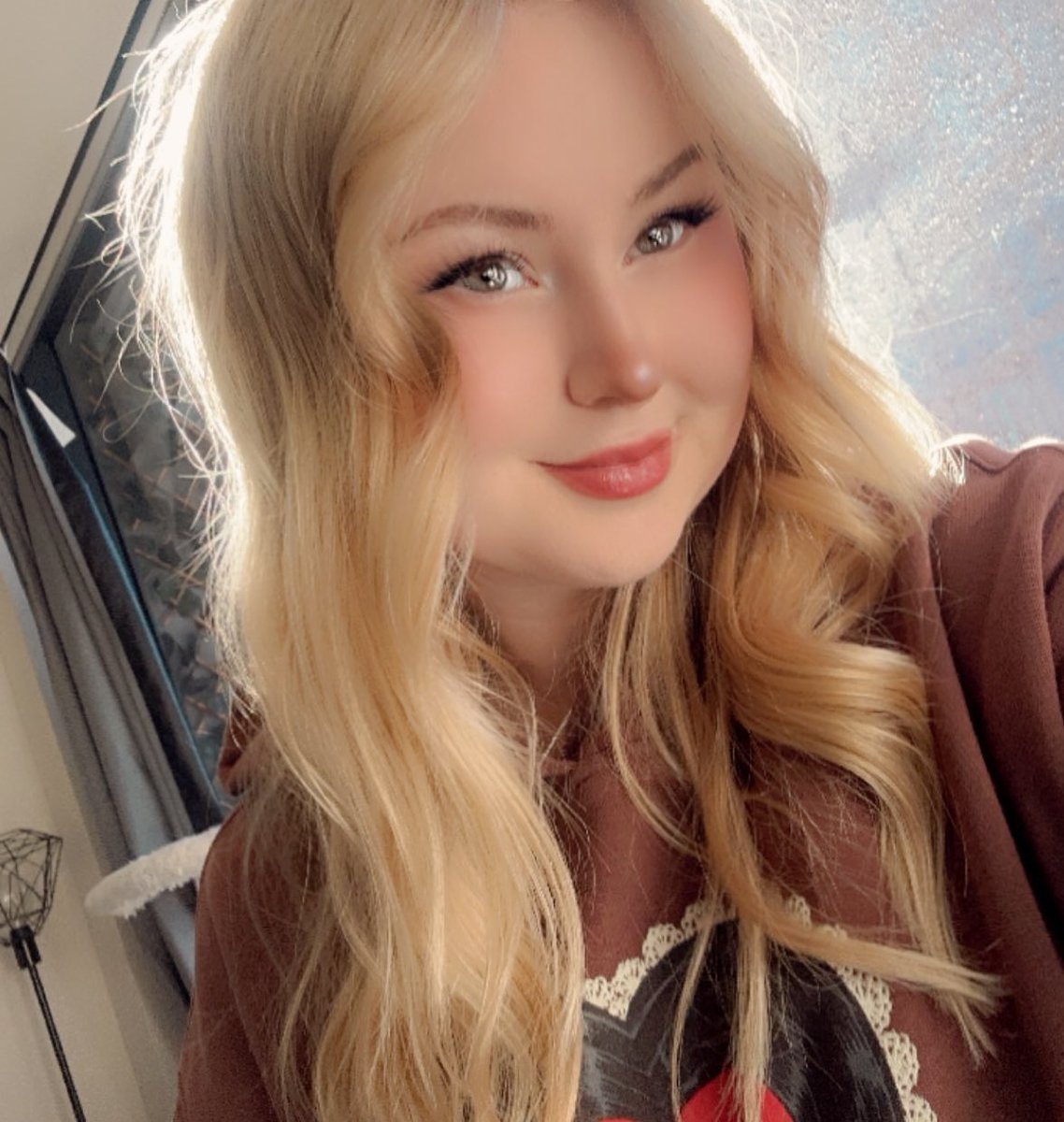 MoonlitCharlie tweet media