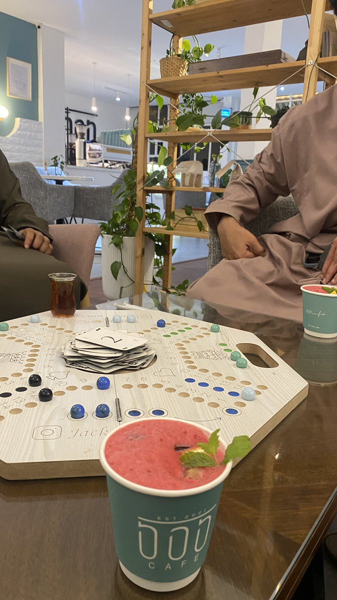 alqnoobi_m's tweet photo. كت تويت وشاركونا عشوائيات أسبوعكم✨✨. https://t.co/F2wir0W6Nb