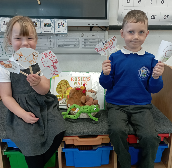 crowanschool's tweet photo. The children in Releath have been learning the story of Rosie's Walk. They created their own stick puppets and used them to re-tell the story.
The children also love sharing knowledge from outside school. Here a child is creating his own pyramid, like the Ancient Egyptians! https://t.co/nakGInyYey