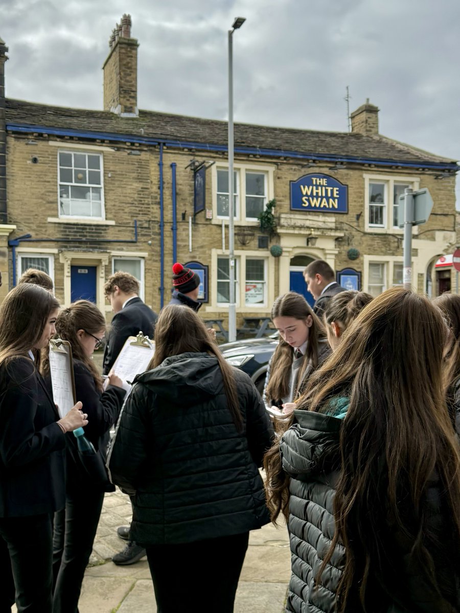ImmanuelBD10's tweet photo. Another field trip for our Geography students yesterday, only this time a lot closer to home doing fieldwork around Idle ๐ #FieldTrip #FieldWork #GeographyStudents #AllGodsChildren #WeAreBDAT https://t.co/yhtwpEmiKu