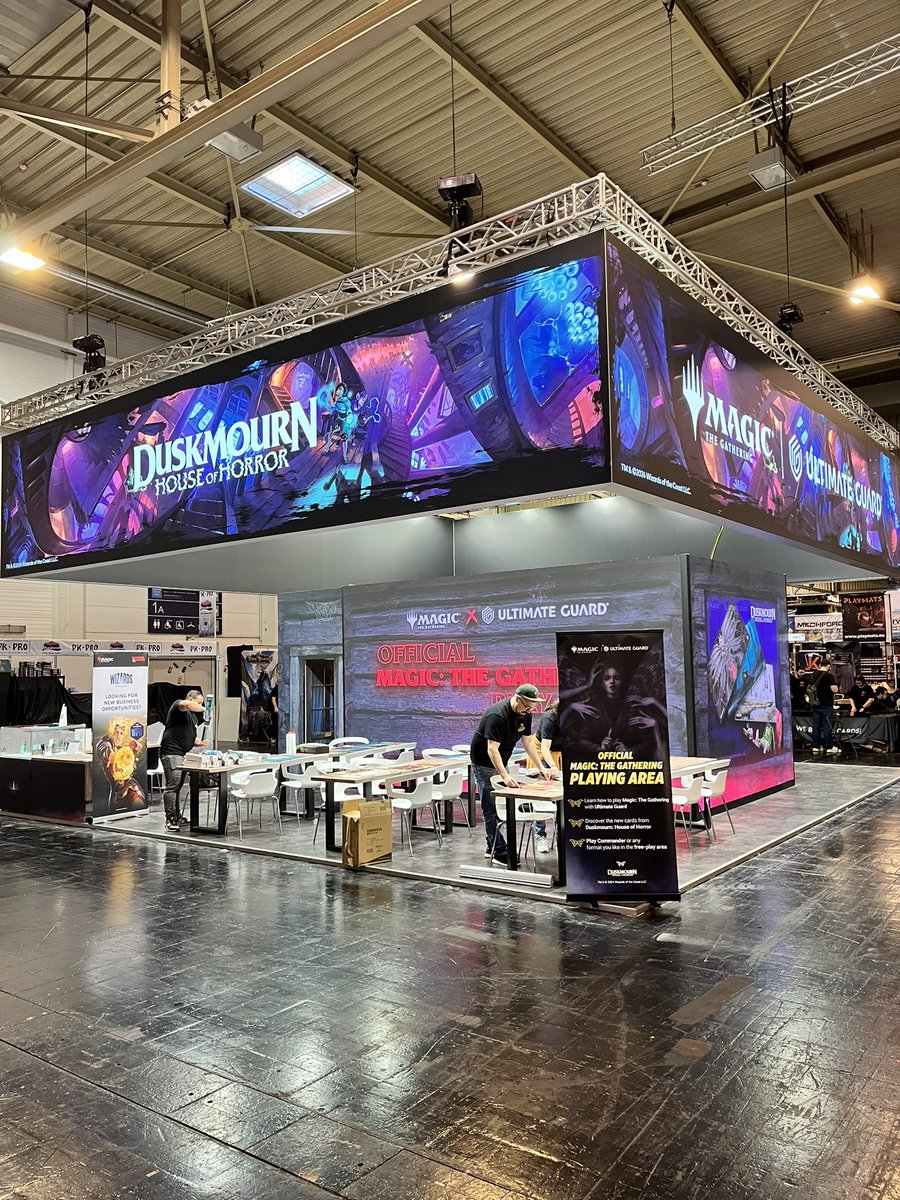 UltimateGuard's tweet image. We cannot wait to welcome you at our booth @SPIEL_Messe, Hall 1 🤩🤩
Come by, play Magic: The Gathering, and explore our incredible @squaroes lines 🔥🔥

#SPIEL24 #spielessen #magicthegathering #deckbox