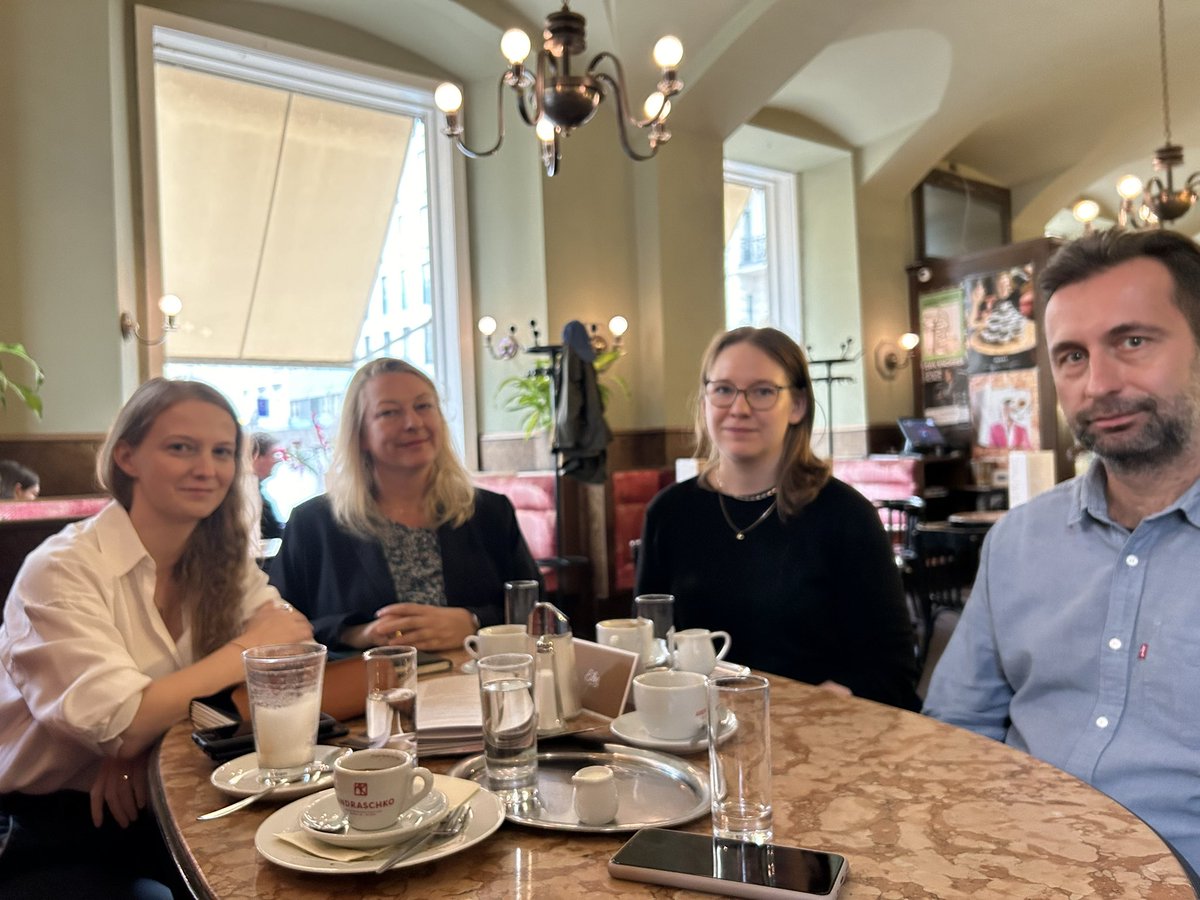 Drugi dzień wizyty studyjnej również upłynął na spotkaniach. O przyszłych koalicjach i kierunku, który obierze Austria rozmawialiśmy z dr Victorią Huegel i prof. Philippem Therem