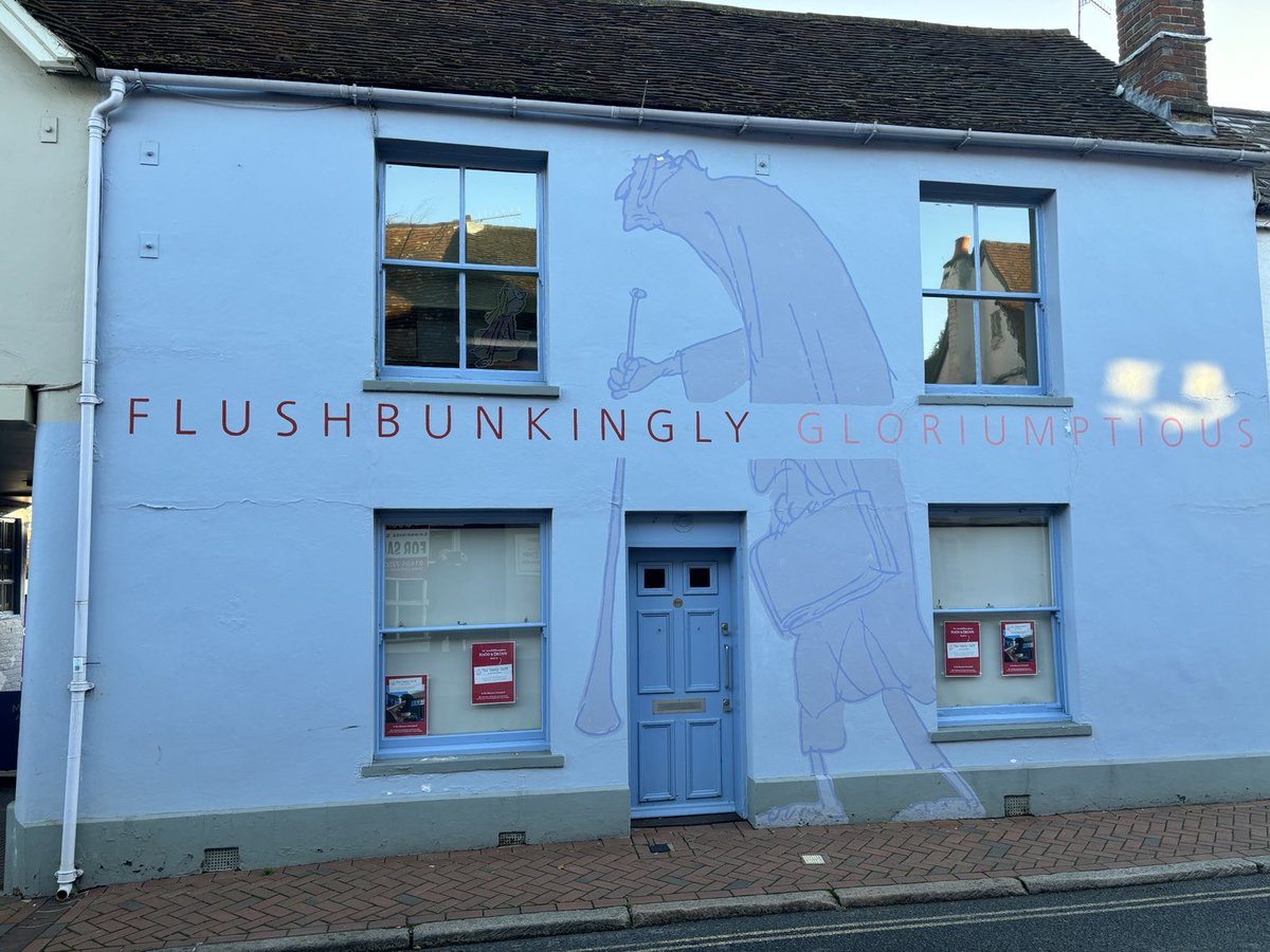 It is truly swizzfiggingly flushbunkingly glorious … at Great Missenden for ⁦<a href="/CNWLNHS/">CNWL NHS FT</a>⁩ ⁦<a href="/ClaireCNWL/">Claire Murdoch</a>⁩ offsite looking forward to it in the home of Roald Dahl