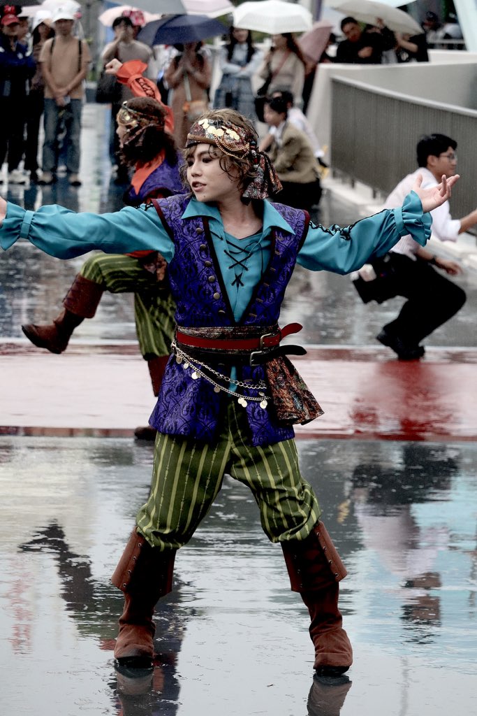 Makabe_O_Minoru's tweet photo. 本日のヴィランズパレードは雨バでした。
激しい雨の中、パレードを実行してくれた皆に感謝
 #TDR_now https://t.co/tS7I8b1Ddo