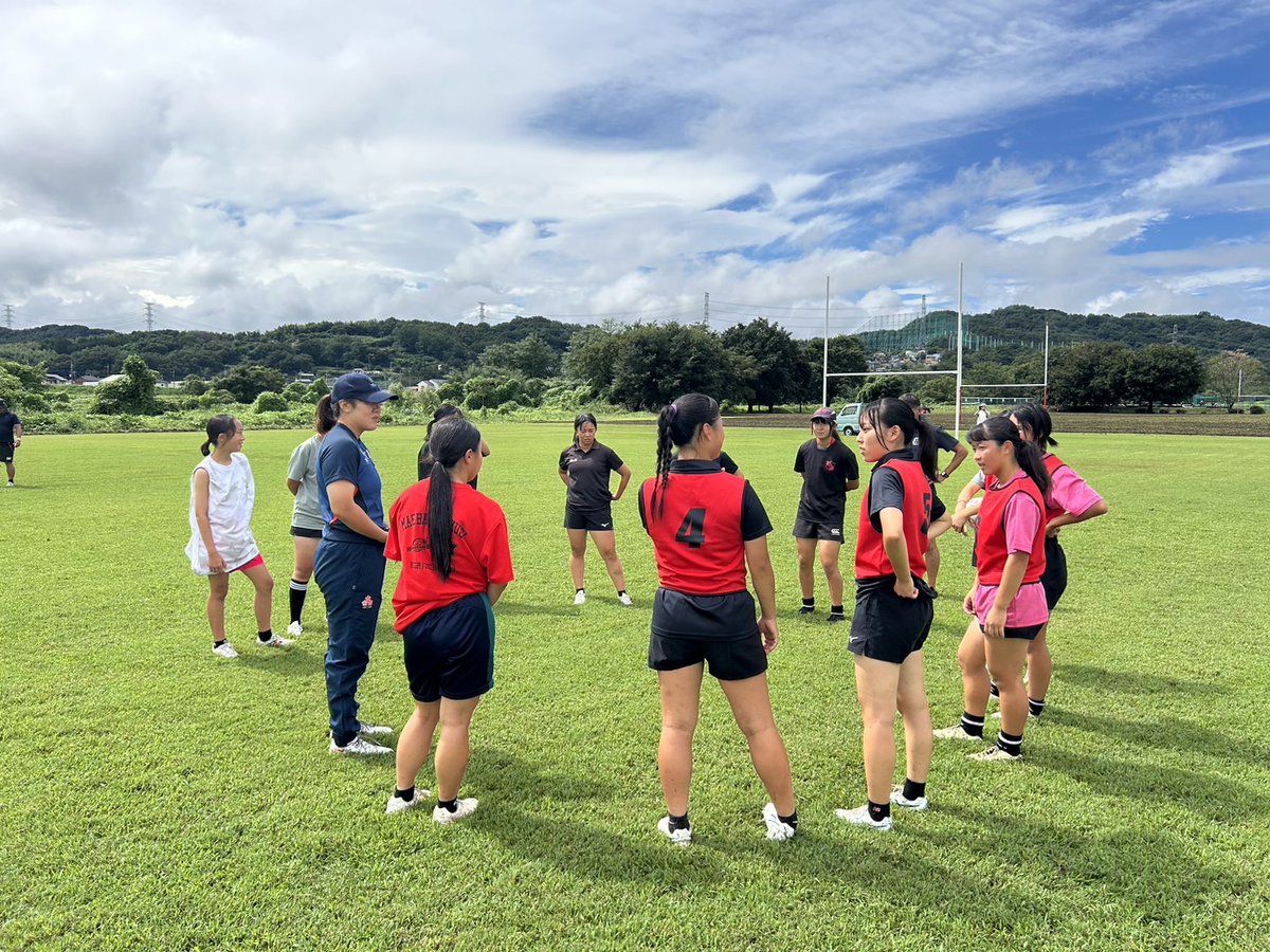 JapanRugbyMinna's tweet photo. ＼#女子ラグビー の発展へ🌸／
#群馬県女子活動拠点事業 2024 第1回レポート

2年目の開催となる群馬県での合同練習がスタート！
https://t.co/zvPumAmV0R

#櫻井綾乃 さんがメインコーチを務め、全員が「楽しくワクワク成長する」ことをゴールに取り組みました😊

#みんなでラグビー
#群馬ラグビー https://t.co/Q5tyf9436x
