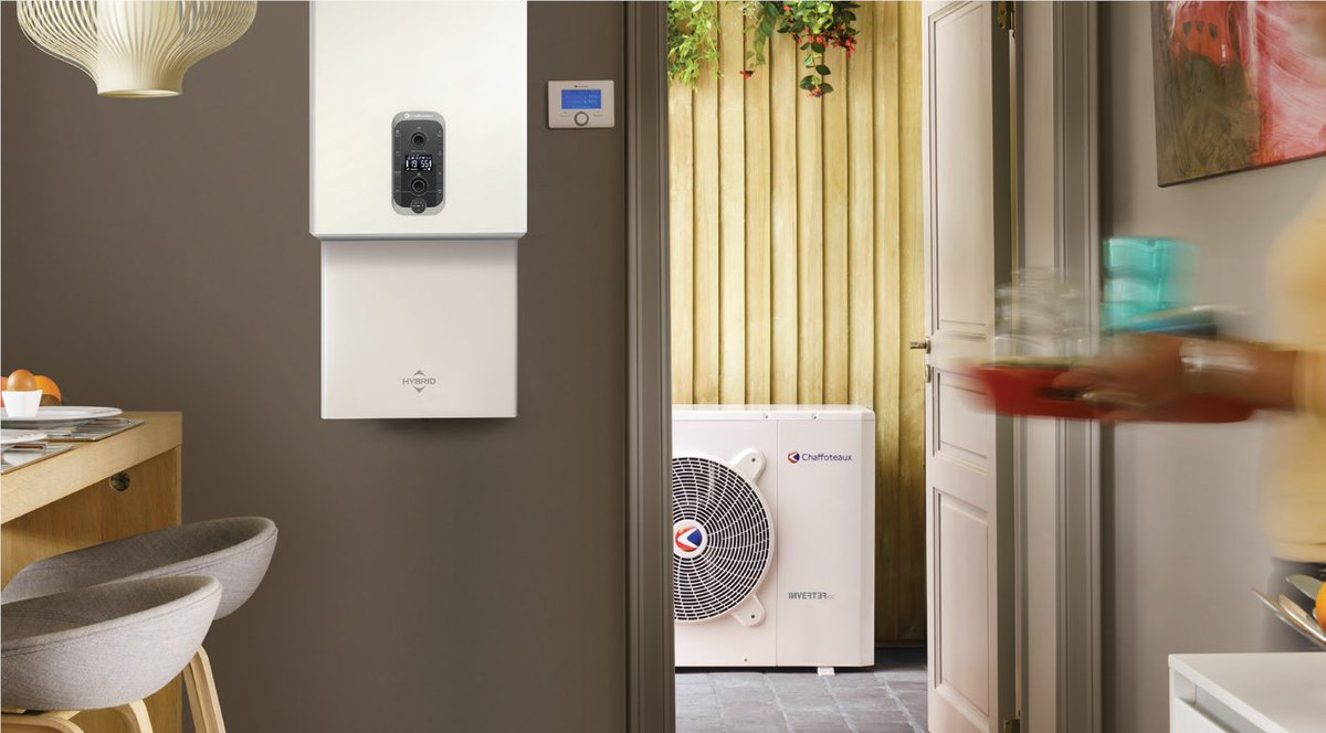 #Interclima : Décarboner avec un équipement gaz ? 🌍😉C’est possible ! La PAC hybride, c’est le meilleur de la pompe à chaleur avec les atouts et le confort du #gaz tout en réduisant significativement les émissions de CO2. 📉