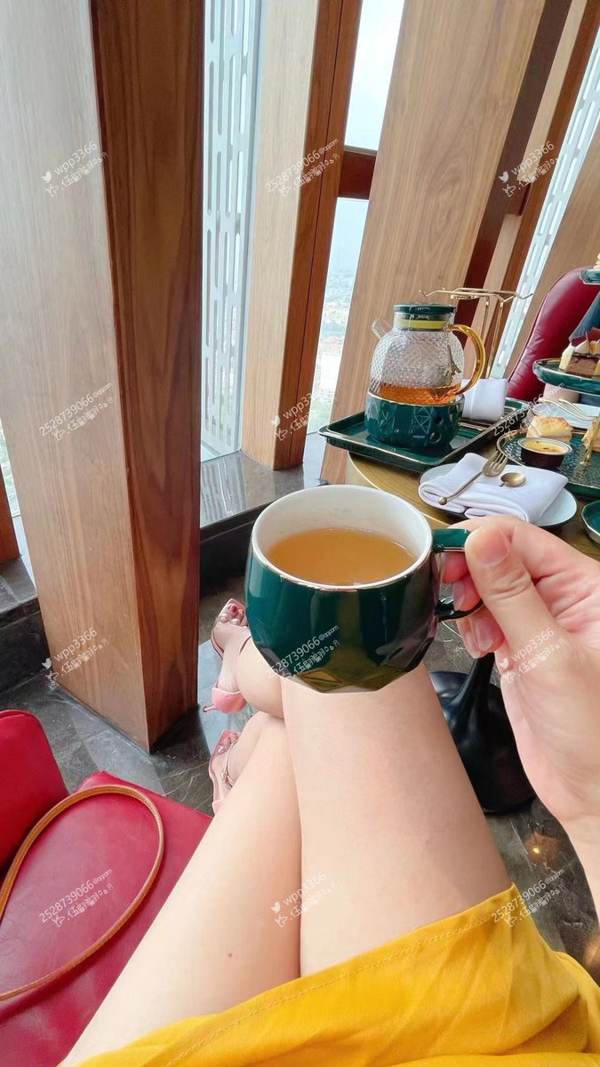 福利姬伍翩翩分享的黄推图片2 - 网红私拍内容