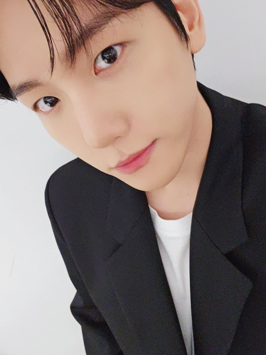 BAEKHYUN_official tweet media
