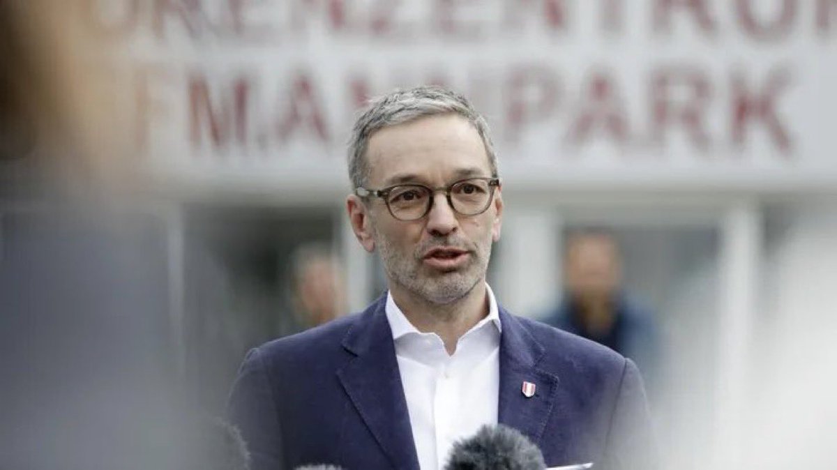 DEM_KURD_ZURICH's tweet image. 1945&apos;ten bu yana ilk kez aşırı sağcı bir parti 🇦🇹 &apos;ı kazandı. 🇪🇺 ne öğrenebilir?
@FlorianGasser / TIME tavsiyesi ile!

#DemocracyVsAutocracy
#DenkEuropaMit
#PulseofEurope