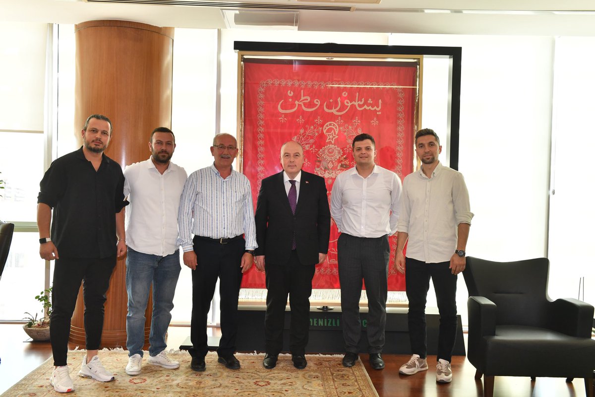 diesk1980's tweet photo. Denizli Valimiz Sayın Ömer Faruk Çoşkun'u makamında ziyaret ettik. Kendisine faaliyetlerimiz ve kulübümüzün çalışmaları hakkında bilgi vererek sponsorluk konusunda fikir alışverişinde bulunduk. Sayın Valimize ilgi ve deste��inden dolayı teşekkür ederiz. https://t.co/K191d4V3kL
