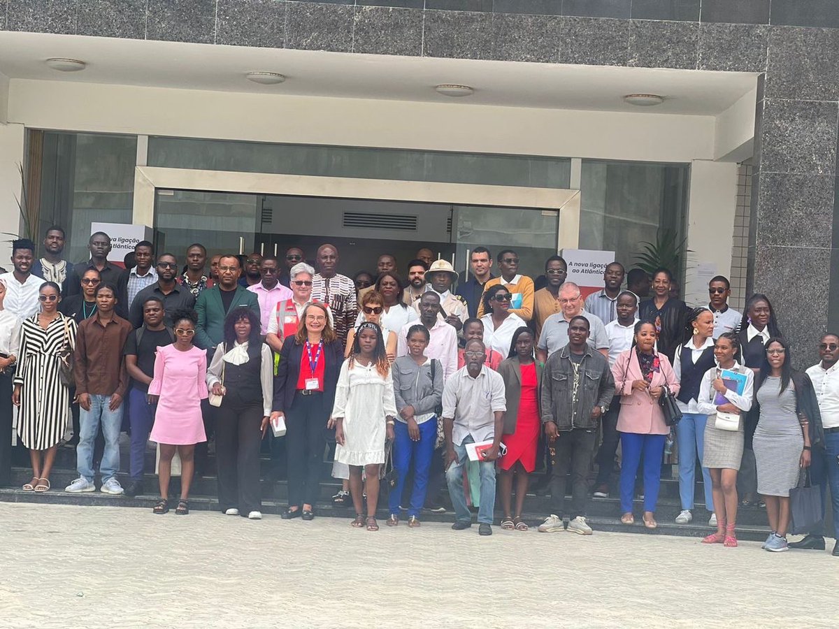 providing valuable information during the two day workshop in Lubito-Angola under the theme “Compreender o Corredor do Lobito: Potencialidades e Desafios para toda a Região”. #kasnamibiaangola #isplusiadabenguela
#angola