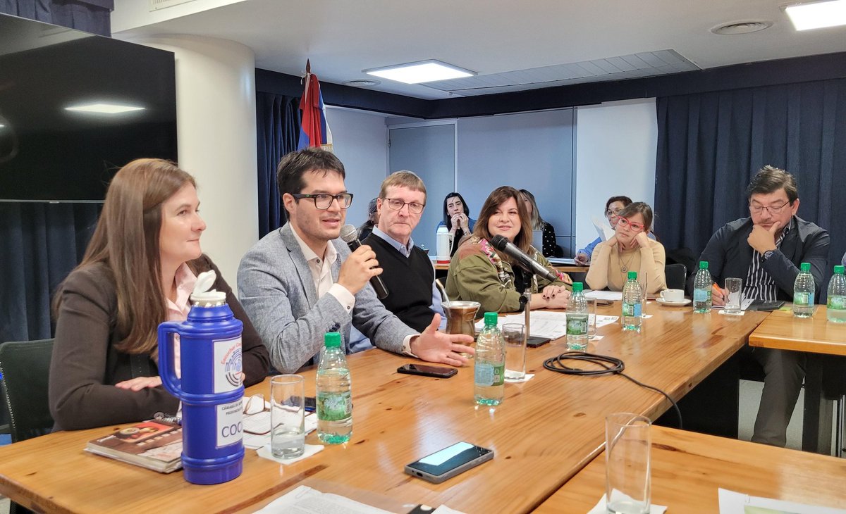 Hoy, en la Comisión de Recursos Naturales, se dio un paso más hacia un futuro más sostenible: el proyecto de ley que crea el Programa Provincial Ecopuntos y Agentes Compradores de Residuos obtuvo dictamen favorable. 🙌✨