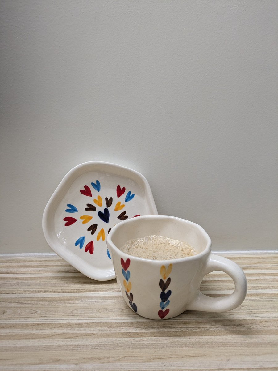 AnaghaC's tweet image. I brought home Third Wave Coffee's El Diablo blend in a fine grind. The colour of the coffee belies its deliciousness and strength.
The cup is called "Love is love" and what's to not love! ❣️ 
#coffee #filterkaapi #InternationalCoffeeDay