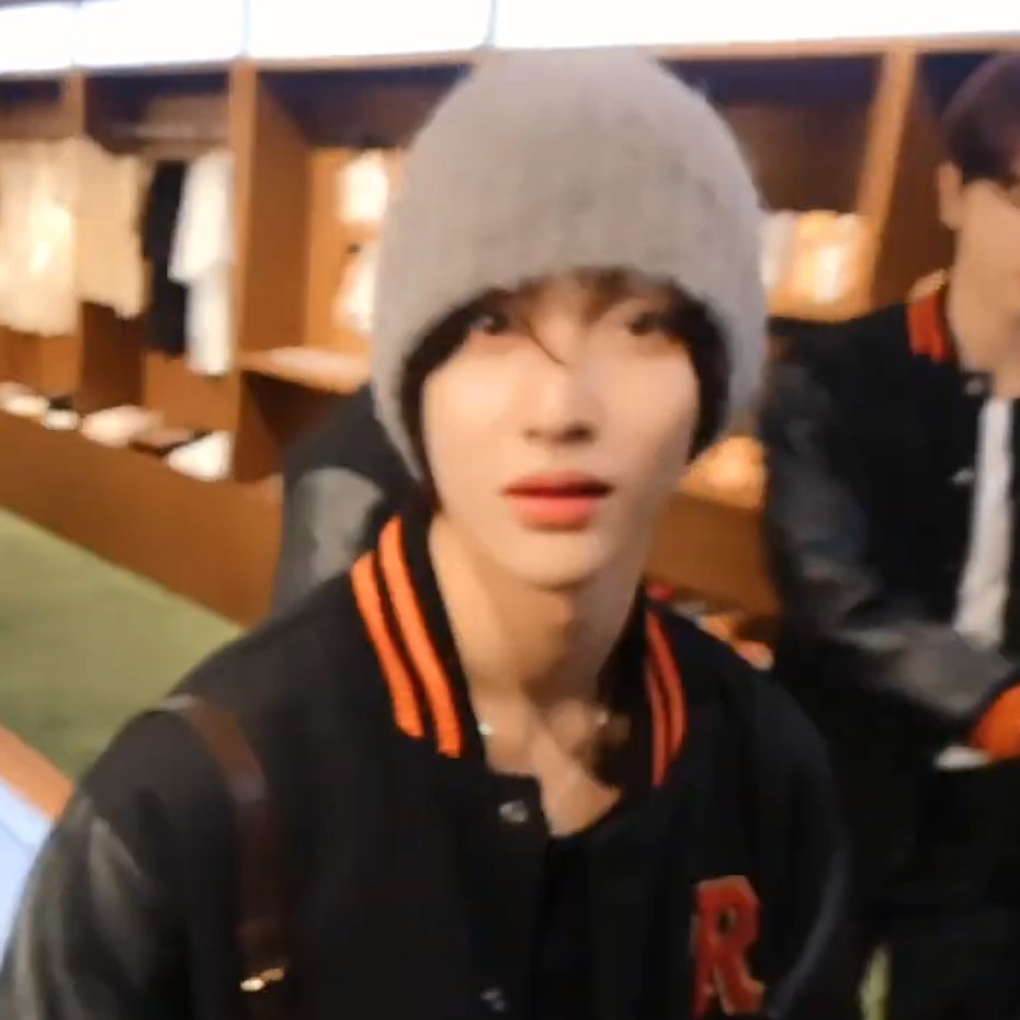 너울 tweet media