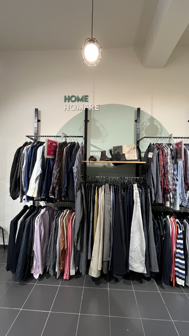 ArropaValencia's tweet photo. ✨ ¡Novedades! ✨

Remodelamos nuestra tienda en Benimaclet (C/ d'Emili Baró, 15)  🛠️👗Nueva zonificación, aire acondicionado e imagen de @RedKoopera Moda re-♻️

📍¡Ven y conócela!
--
Parte del proyecto "Transformando tiendas que inspiran conciencia" de "Moda Re- Inditex 2024". https://t.co/LDzPLHFcFF