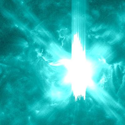 _SpaceWeather_'s tweet image. Major X9.05 flare from sunspot region 3842
Follow live on spaceweather.live/l/flare