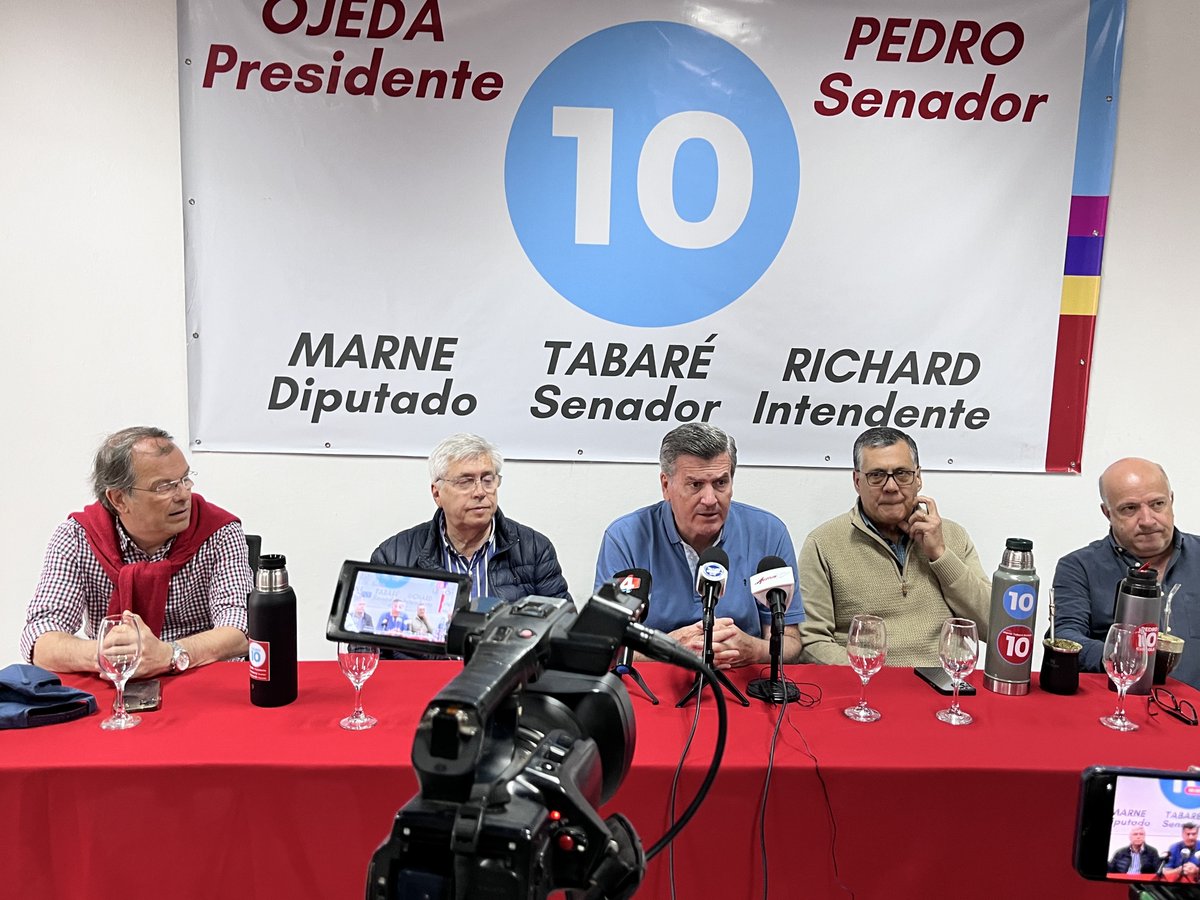 Tabareviera's tweet photo. #AHORA  Conferencia de Prensa en #Rivera. 
Seguimos recorriendo el País junto a @PedroBordaberry . 

11:30Hs. Reunión en Vichadero
Comité Local - Boulevard Artigas esq. F. Rivera
16:30Hs. Reunión en Minas de Corrales
En la noche en Tacuarembó 
#ElMejorSenado @PartidoColorado https://t.co/YFJLP2a9Su