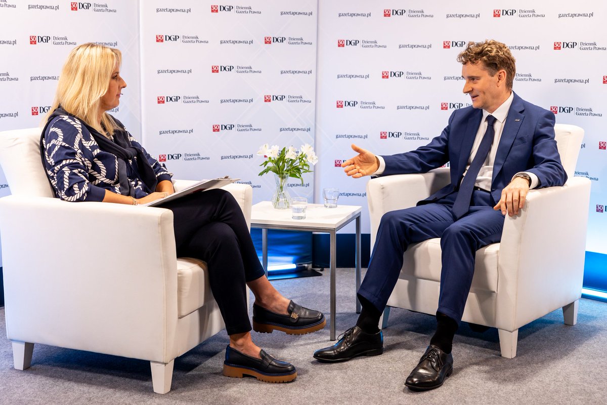 Konferencja <a href="/Energy_Days/">Energy Days</a> to nie tylko panele dyskusyjne, ale także okazja do rozmów z mediami. <a href="/Laskowski_Mar/">Marcin Laskowski</a>, wiceprezes zarządu ds. regulacji PGE Polskiej Grupy Energetycznej, opowiadał m.in. o nakładach inwestycyjnych spółki na rozwój sieci dystrybucyjnej.