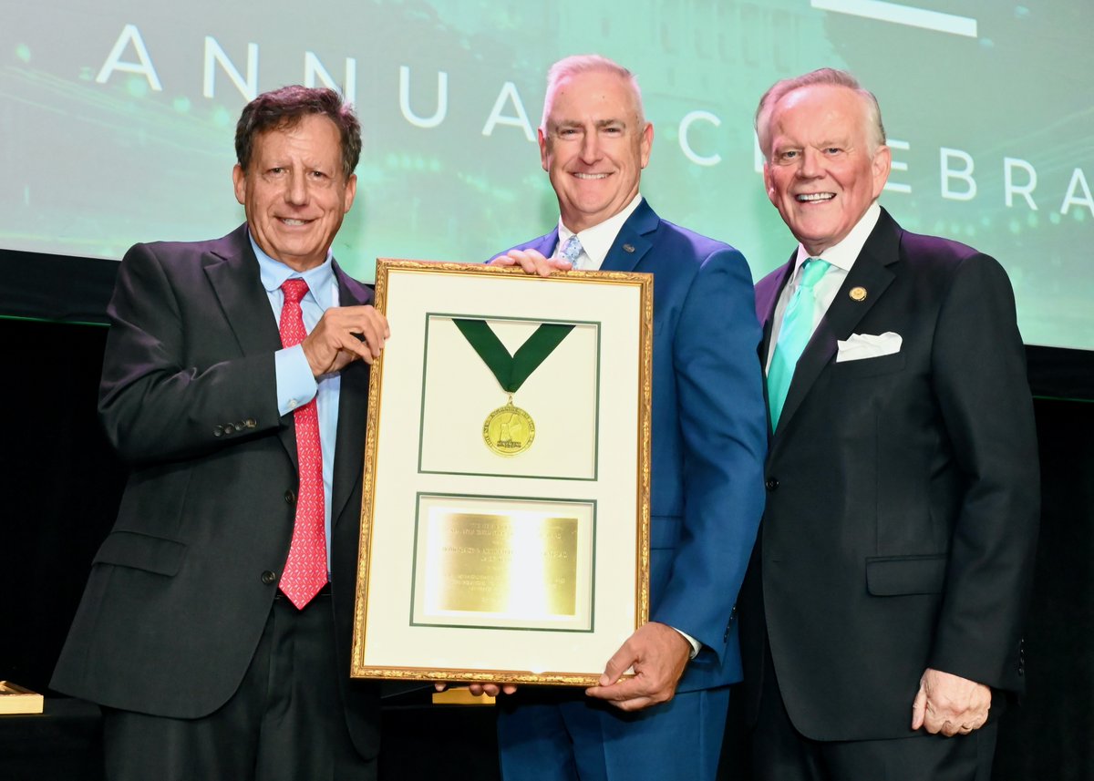 homebaseprogram's tweet photo. Last week, Home Base and our executive director, Retired Brigadier General @jackhammond15, were presented with the prestigious New Englander of the Year Award at the @NECouncil's annual celebration. https://t.co/jSlPDTiDCY