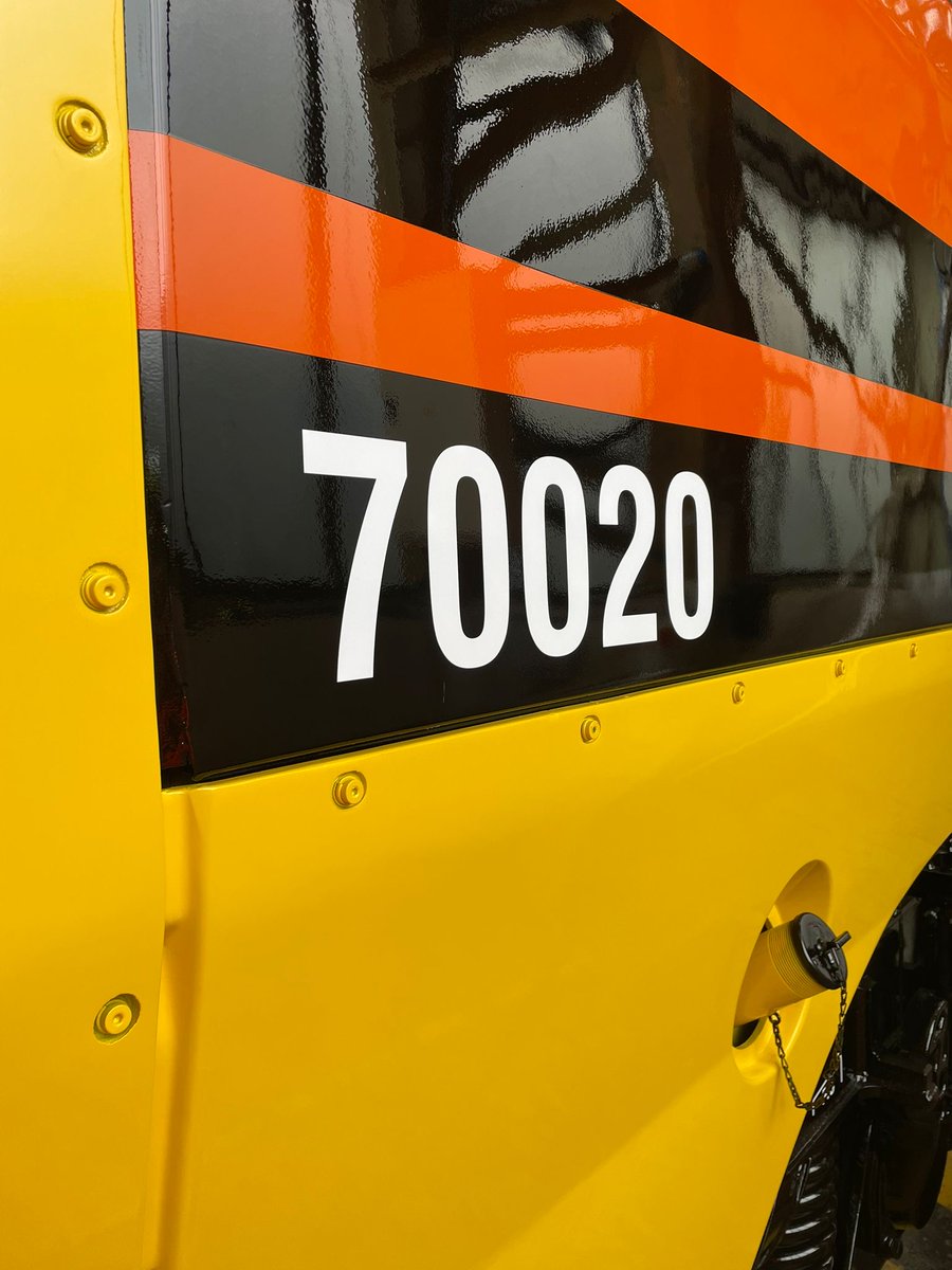 Freightliner tweet media