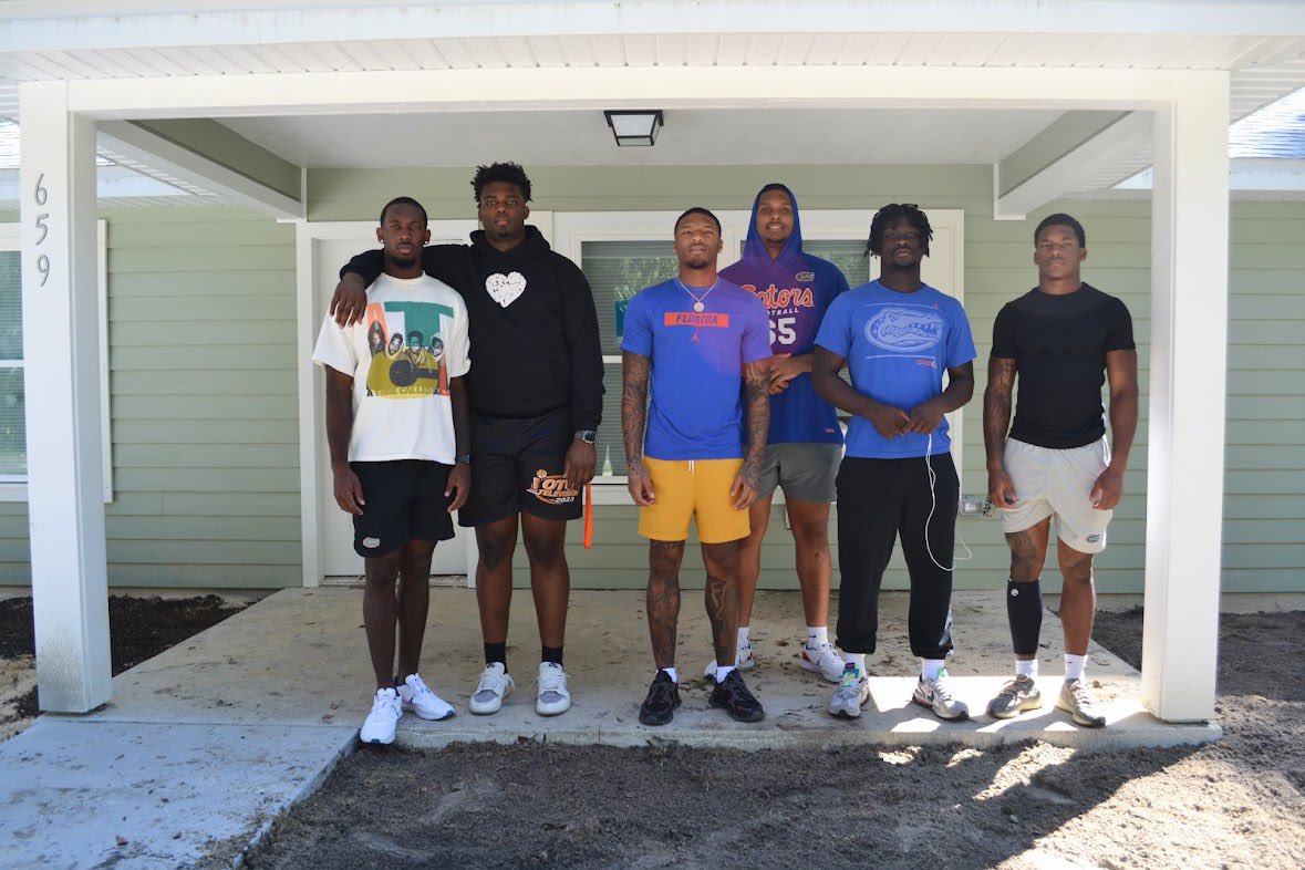 I Had a great time helping out with Alachua Habitat - It made my day to help out the Gainesville community! Check out how you can join the Gator team at alachuahabitat.org/volunteer @AlachuaHabitat @FL_Victorious #FVFoundation