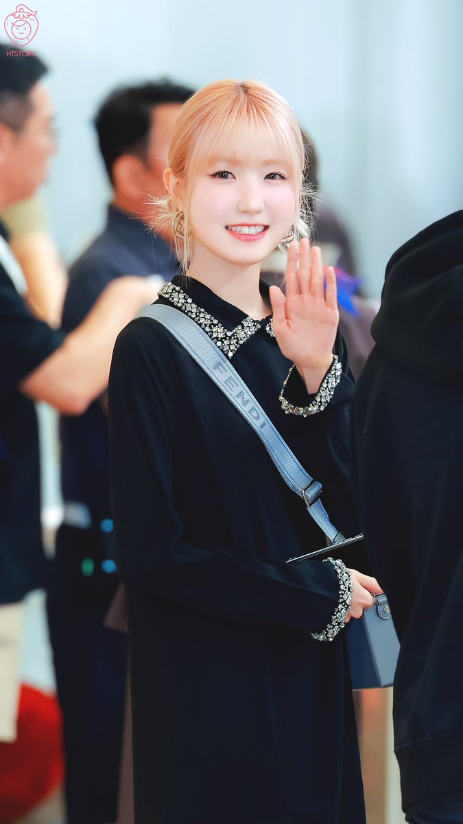 Hitomi_story's tweet photo. 241002 히토미 ICN 출국
#本田仁美 #혼다히토미 #SAYMYNAME #SMN #세이마이네임 https://t.co/tzBUmSOV6x