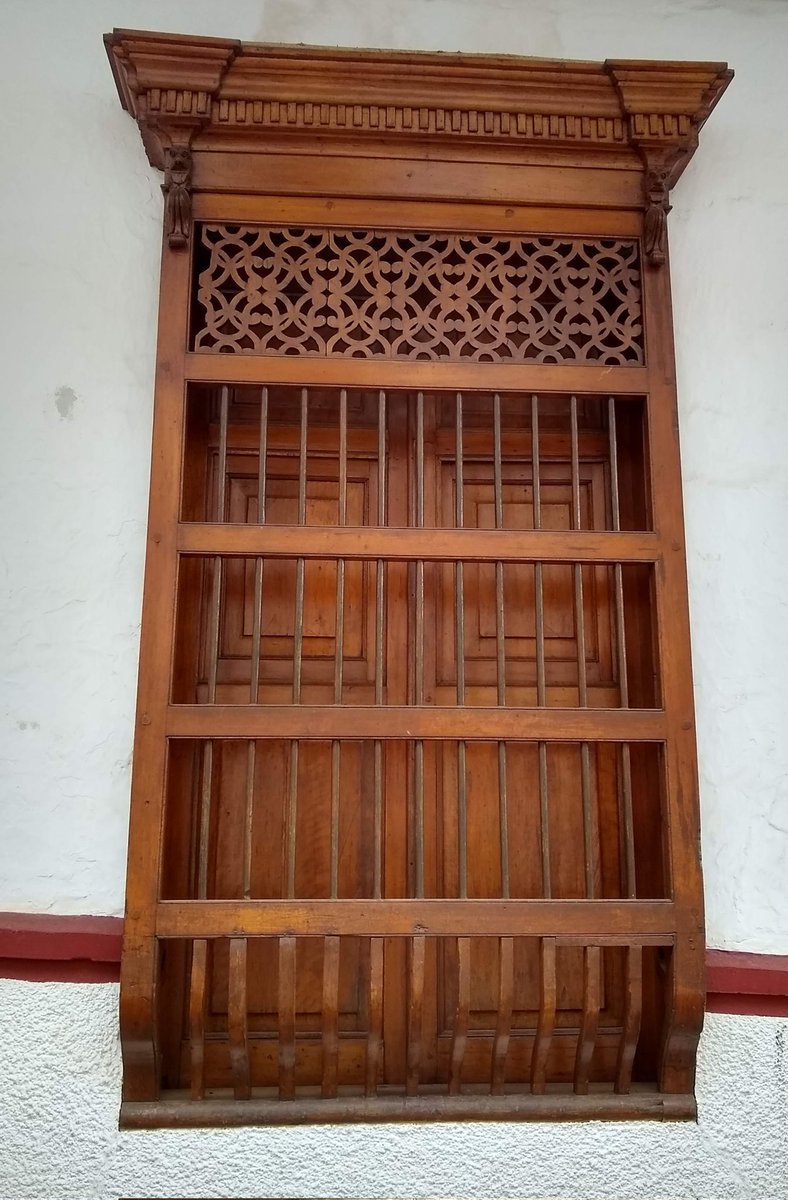 Linavelasqueze's tweet photo. Ventana del Centro de Historia de Jericó Antioquia. Somos pueblo patrimonio de Colombia.
@petrogustavo @susanamuhamad 
#JericóSinMinería #FueraAngloGold https://t.co/PCi6ThvaK6
