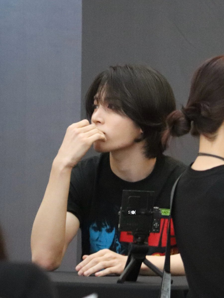 오랜만에 컴켰는데 올리지 않은 너무나 아름다운 사진들이 있네요..............