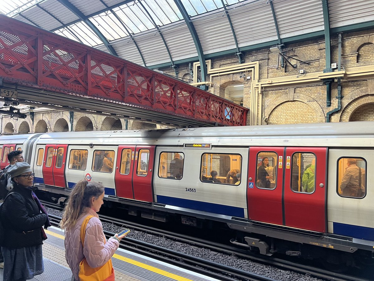 Eric Phillips tweet media