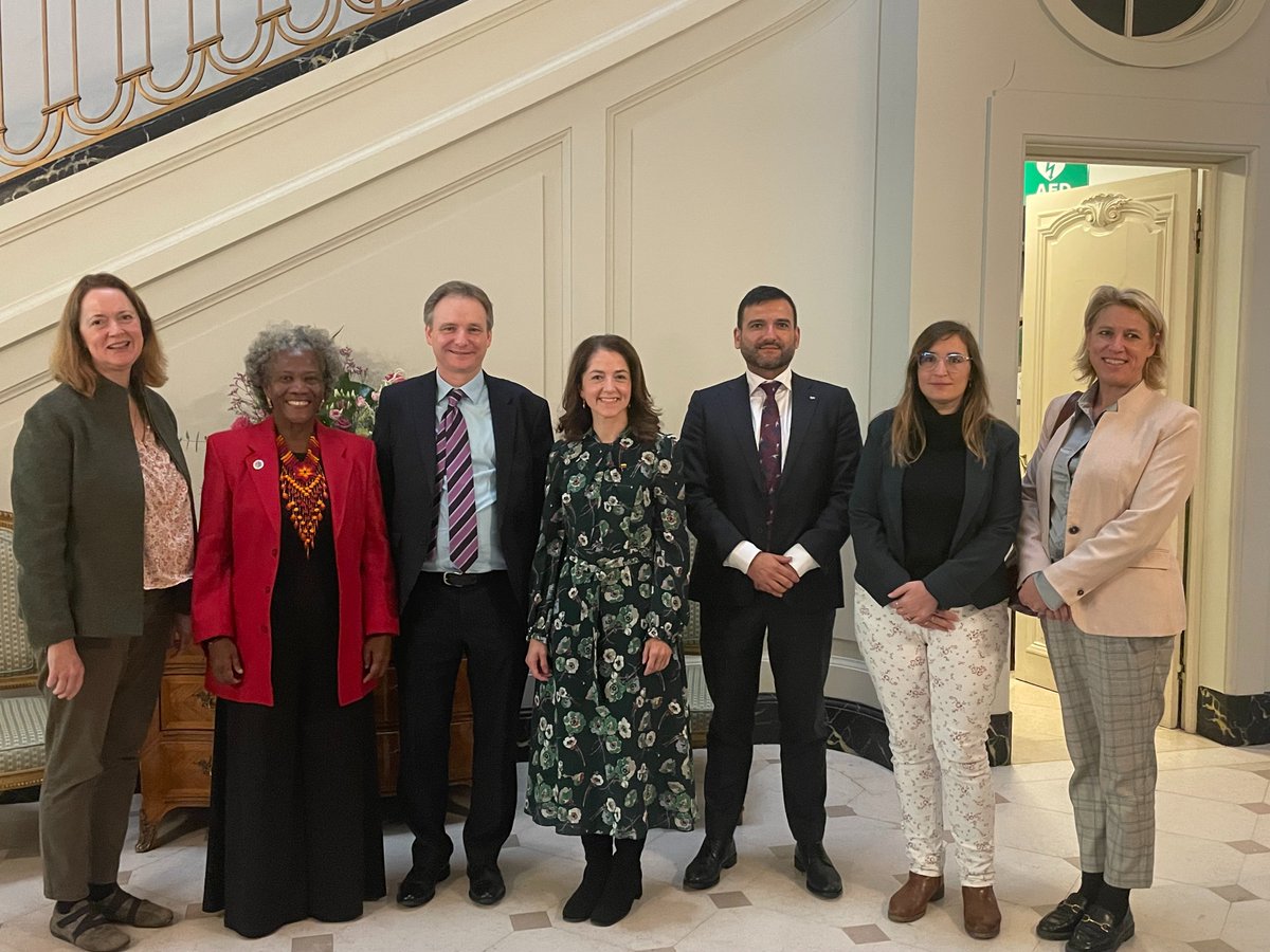 UK Mission to the EU 🇬🇧🇪🇺 (@ukmisbrussels) on Twitter photo <a href="/AnnaGumbau/">Anna Gumbau - annagumbau.bsky.social</a> <a href="/camillaborn/">Camilla Born</a> <a href="/CEPS_thinktank/">CEPS ThinkTank</a> <a href="/LSEalumni/">LSE Alumni</a> <a href="/JimSkeaIPCC/">Jim Skea</a> <a href="/CarolineARead/">Caroline Read 🇬🇧 🇪🇺</a> #GreenWeek continues welcoming the 🇨🇴<a href="/COP16Oficial/">COP16 COLOMBIA 🇨🇴</a> Presidency, Community Leader <a href="/JosefinaKlinger/">Josefina Klinger</a> & 🇪🇺 friends to a #COP16 #Biodiversity Roundtable co-hosted by our Ambassador <a href="/LindsayCAppleby/">Lindsay Appleby</a>. Working together to close the nature finance gap & supporting #PeaceWithNature vision. <a href="/AnnaGumbau/">Anna Gumbau - annagumbau.bsky.social</a> <a href="/camillaborn/">Camilla Born</a> <a href="/CEPS_thinktank/">CEPS ThinkTank</a> <a href="/LSEalumni/">LSE Alumni</a> <a href="/JimSkeaIPCC/">Jim Skea</a> <a href="/CarolineARead/">Caroline Read 🇬🇧 🇪🇺</a> #GreenWeek continues welcoming the 🇨🇴<a href="/COP16Oficial/">COP16 COLOMBIA 🇨🇴</a> Presidency, Community Leader <a href="/JosefinaKlinger/">Josefina Klinger</a> & 🇪🇺 friends to a #COP16 #Biodiversity Roundtable co-hosted by our Ambassador <a href="/LindsayCAppleby/">Lindsay Appleby</a>. Working together to close the nature finance gap & supporting #PeaceWithNature vision.