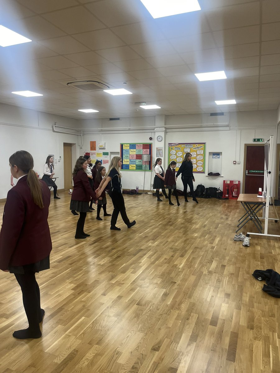 SGSPEDept's tweet photo. Great to see lots of #SGSYear8 &amp; #SGSYear7 pupils at dance club today! They are all working hard on their new choreography 🙌🏼✨ #SGSDance #SGSDifference #SGSPE https://t.co/pAaZuwpFcO